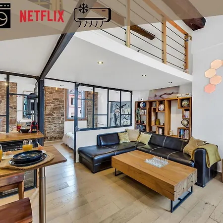 Loft And Saint-Raphael (Var)